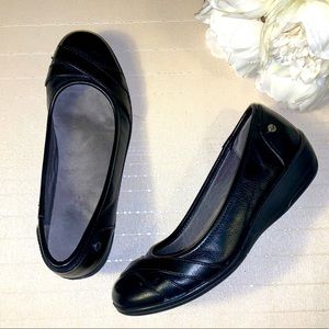 Life Stride Velocity Memory Form Black Flats Shoes